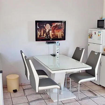 Emilija By Interhome Apartamento Stanici